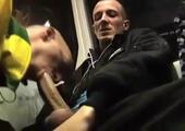 Gay blowjob in de bus